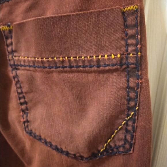RNT 23 maroon button fly relaxed jeans with exaggerated stitching size 34 - Picture 6 of 11